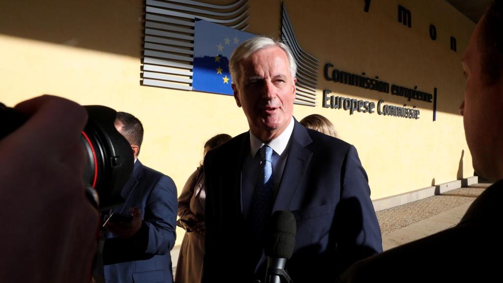 El negociador de la UE, Michel Barnier, se dirige este lunes a la reunión de embajadores
