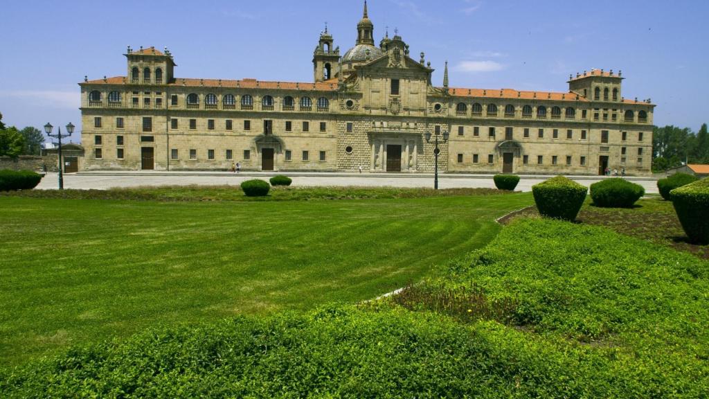 Colegio de Nuestra Señora de la Antigua en Monforte de Lemos.