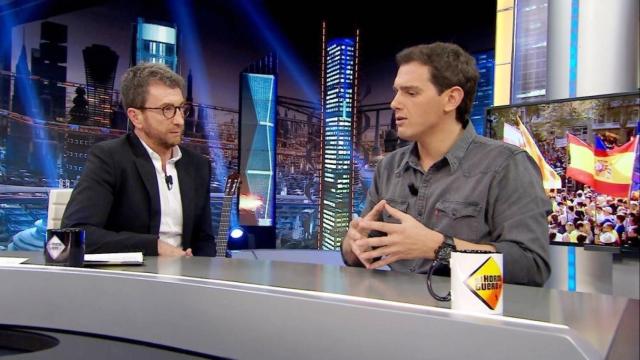 Pablo Motos le confiesa a Rivera que quiere ir contra ti, pero no puedo” y el programa matiza sus palabras