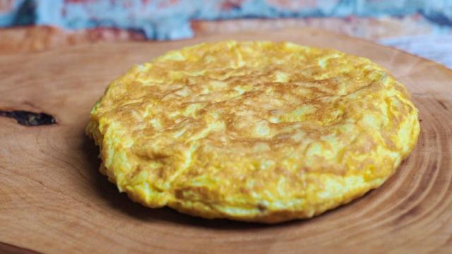 Tortilla de patatas exprés, la receta más rápida del mundo