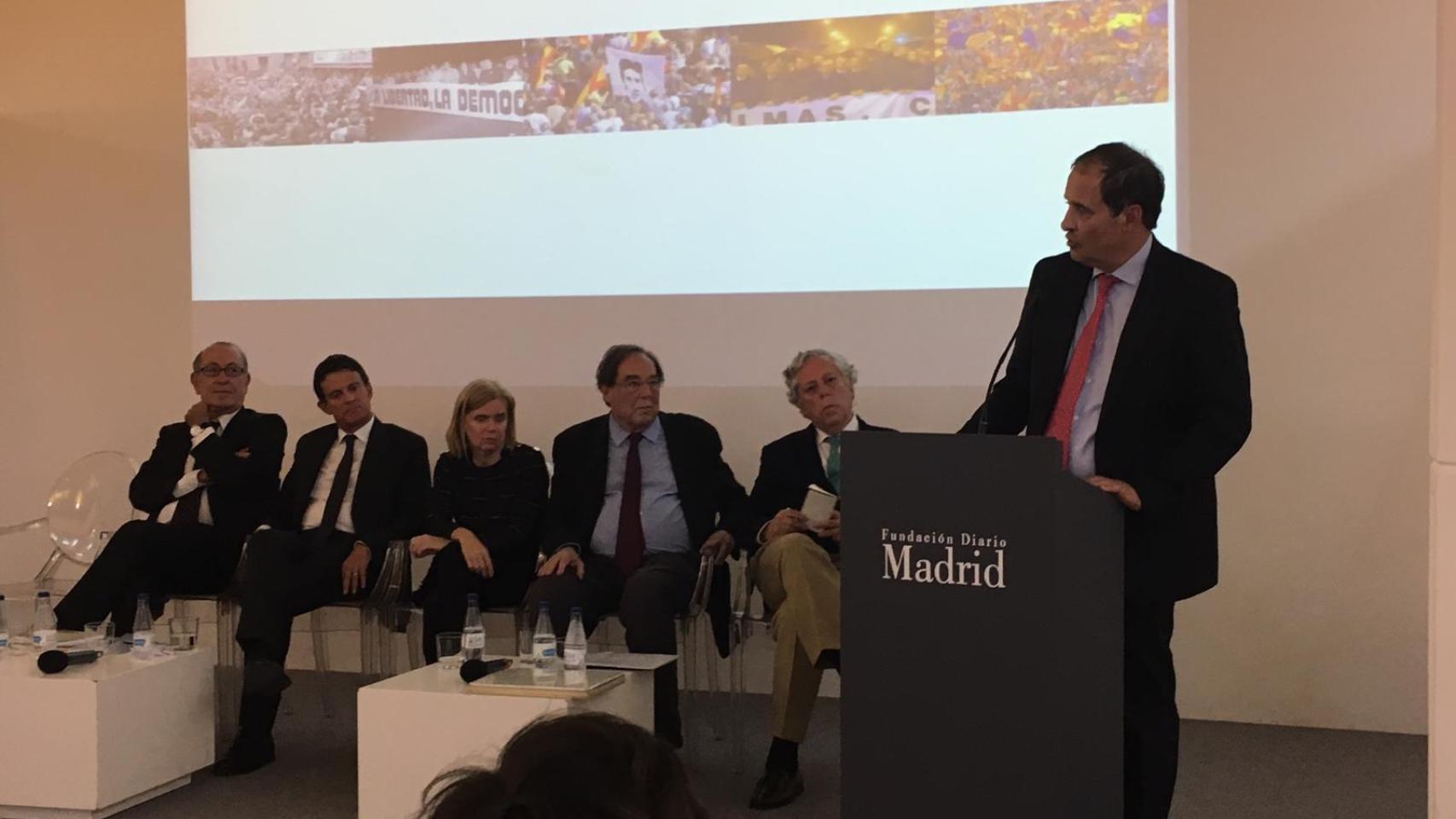 Nicolás Redondo Terreros, Manuel Valls, Elisa de la Nuez, Francesc de Carreras, Miguel Ángel Aguilar y José María Múgica.