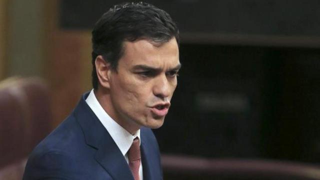 Pedro Sánchez, en una discusión con Mariano Rajoy en el Congreso de los Diputados.