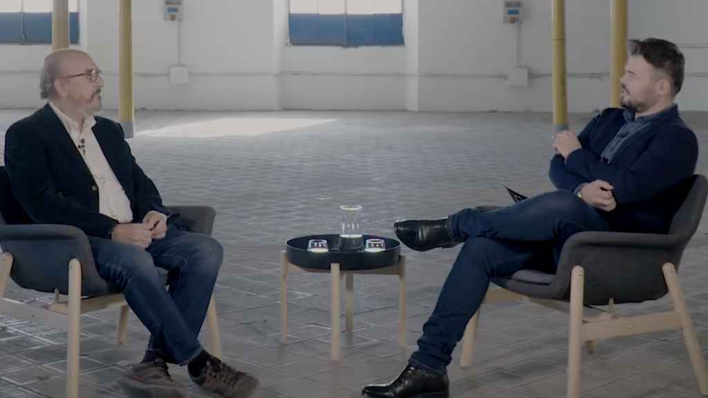 Jaume Roures y Gabriel Rufián, durante un momento de la entrevista.
