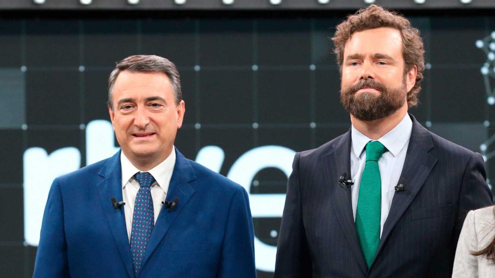 Aitor Esteban e Iván Espinosa de los Monteros, antes de iniciar el debate.