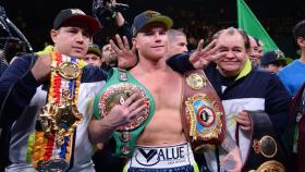 'Canelo' Álvarez con el título de los semipesados tras derrotar a Kovalev.