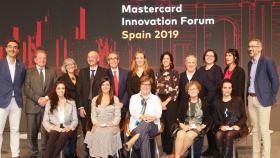 Foto de familia de los ponentes en el Mastercard Innovation Forum 2019.