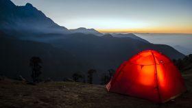 La acampada y el senderismo es una opción muy sostenible de turismo.