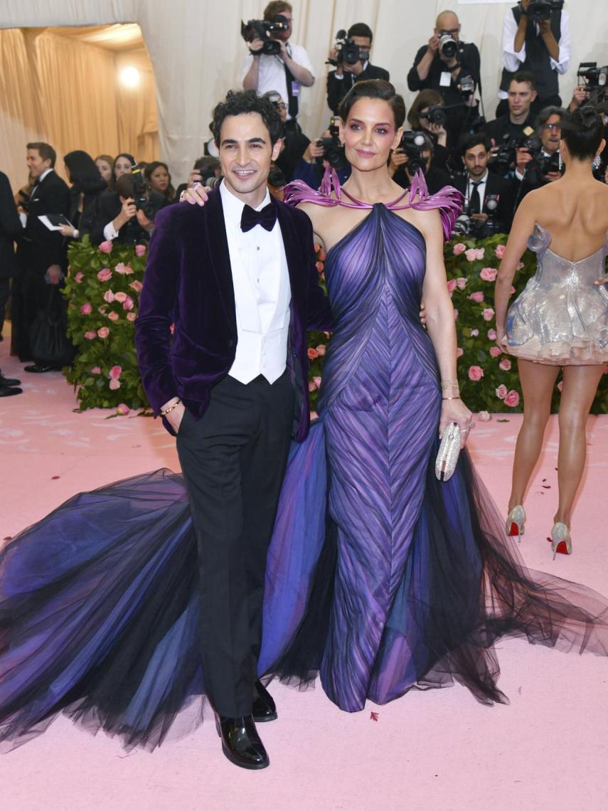 Zac Posen con Katie Holmes en Nueva York.