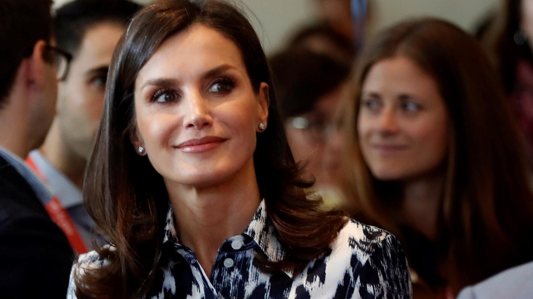 Letizia agota todas las existencias de su conjunto de Victoria Beckham en menos de 24 horas