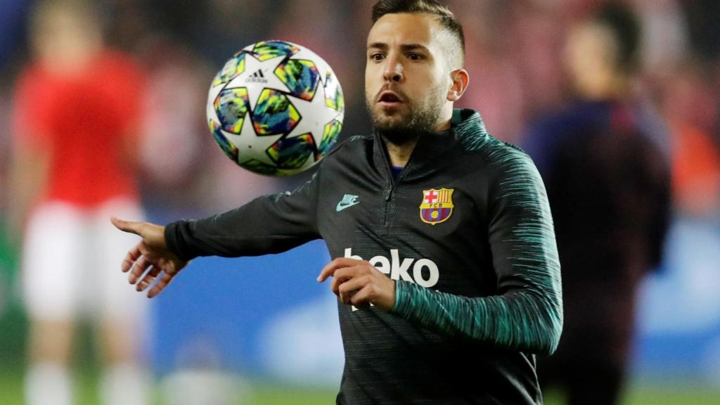 Jordi Alba, durante un calentamiento de la Champions con el Barcelona