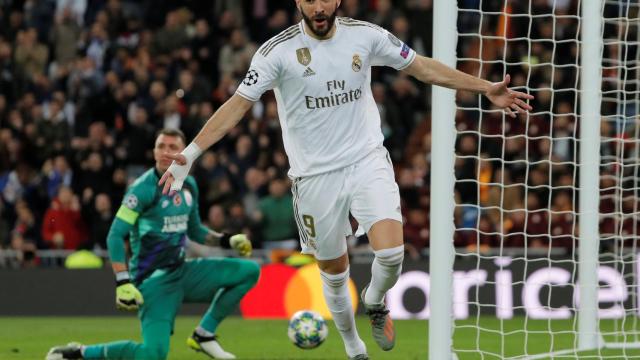 Karim Benzema celebra el cuarto gol del Real Madrid al Galatasaray