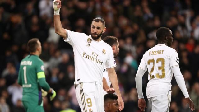 Karim Benzema celebra el quinto gol del Real Madrid al Galatasaray, el segundo suyo