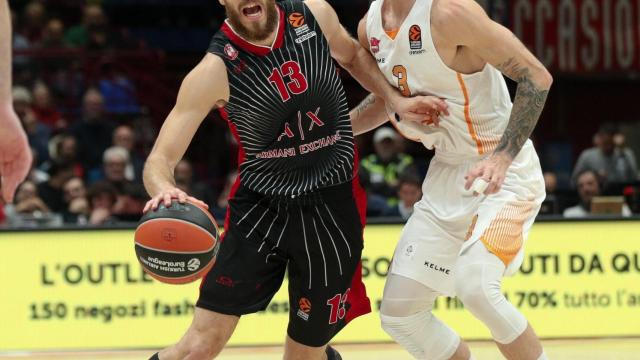 Sergio Rodríguez y Diop, en un momento del partido entre el Olimpia Milano y el Baskonia