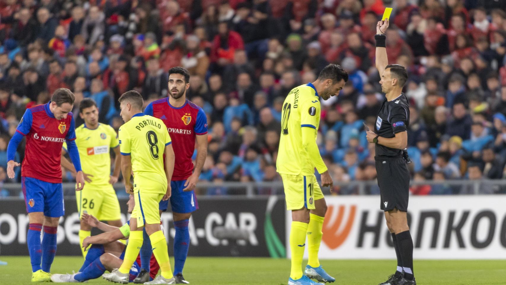 Gallego, en un momento del partido entre el Basilea y el Getafe