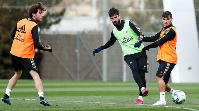 Isco, Brahim y Odriozola, durante el entrenamiento