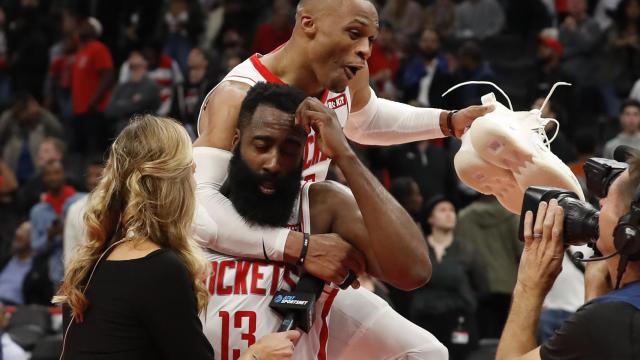 James Harden, junto a Russell Westbrook con los Rockets