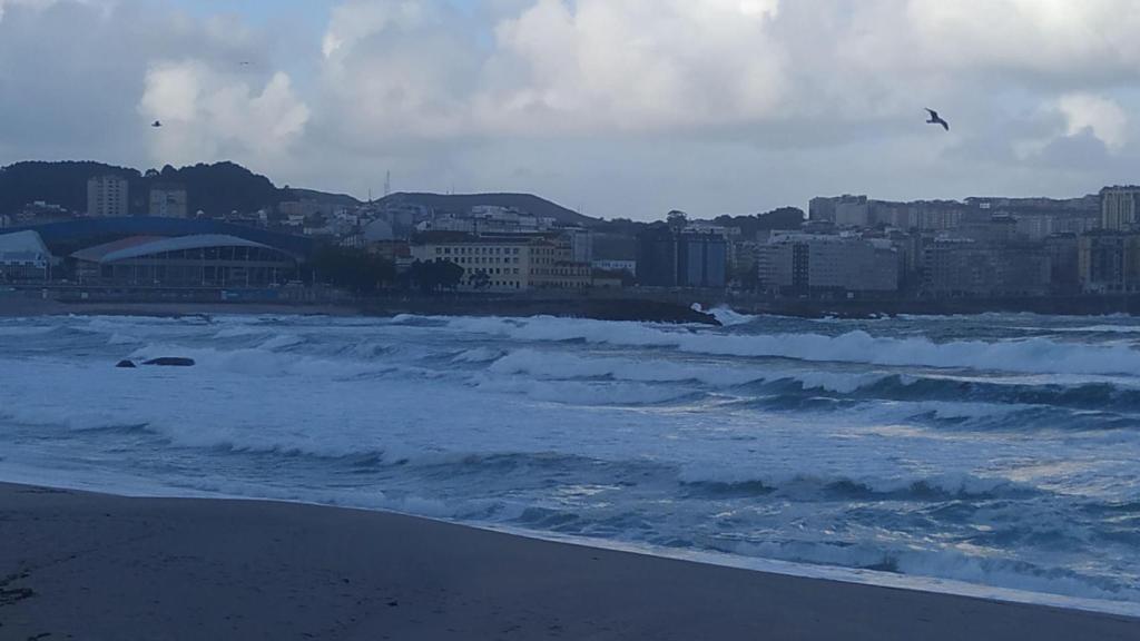 Estado del mar en la playa del Orzán.