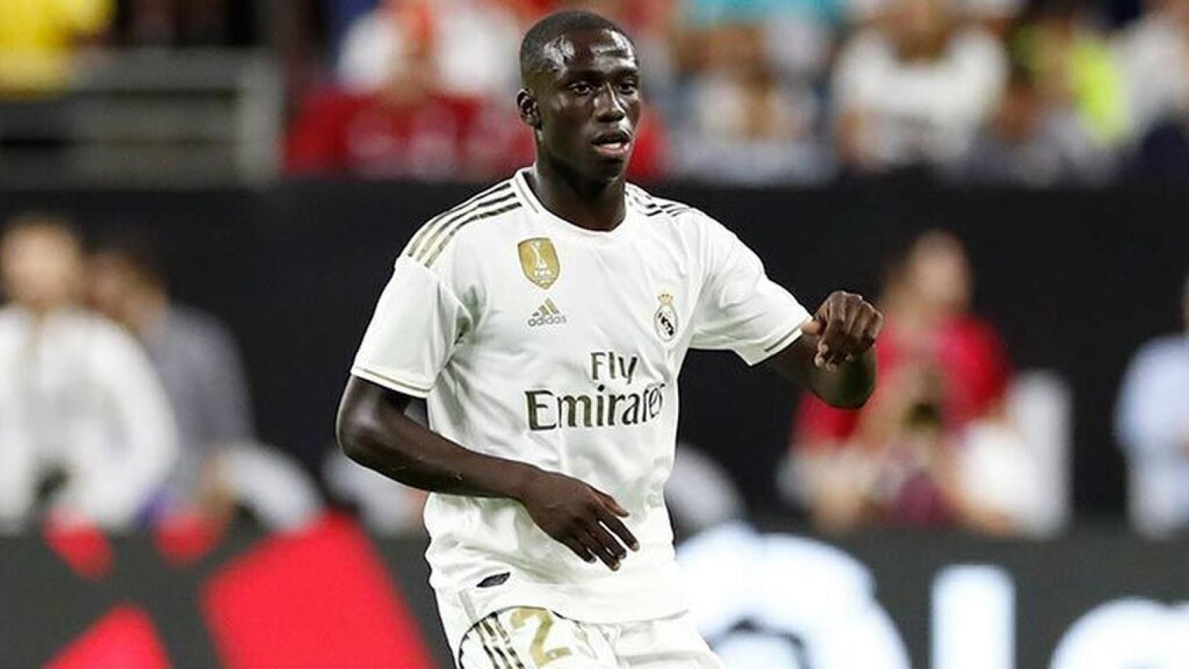 Ferland Mendy en un partido en el Santiago Bernabéu