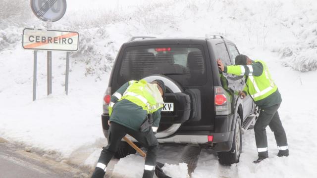 Llega la nieve a Galicia: imágenes de las primeras nevadas en O Cebreiro