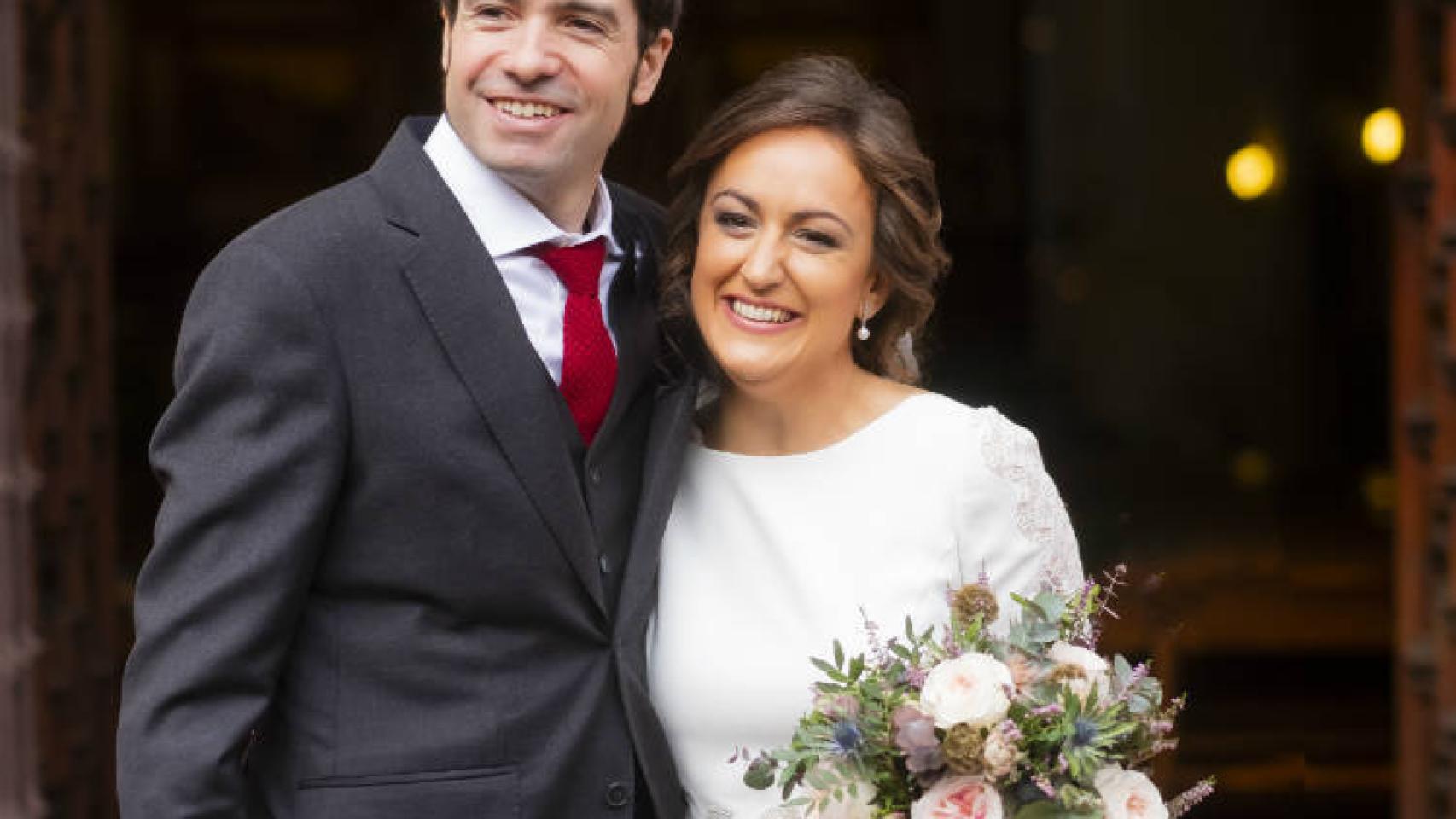 El flamante matrimonio a la salida de la iglesia. Foto: Pablo López Ortiz