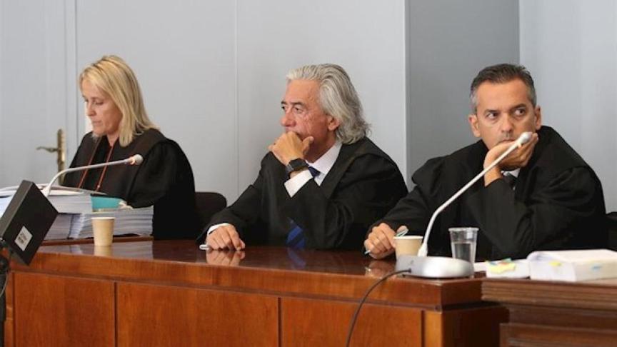 La fiscal Elena Fernández Lora y Francisco Torres, abogado de los padres de Gabriel Cruz (c).