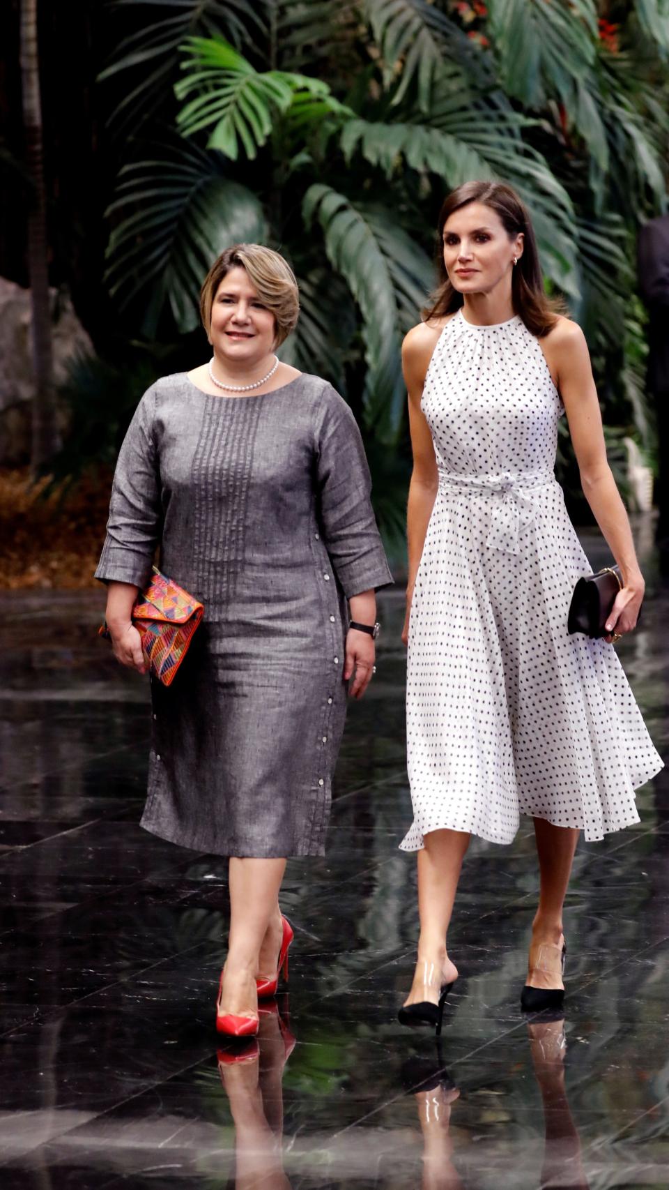 La reina Letizia ha vuelto a lucir el vestido con el que visitó República Dominicana.