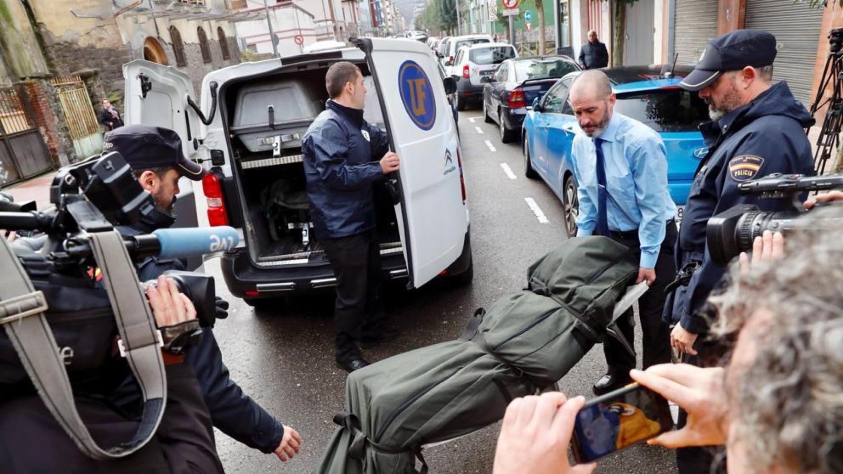 Los hechos han ocurrido a primera hora de la mañana, cuando el hombre se ha entregado en la Comisaría.