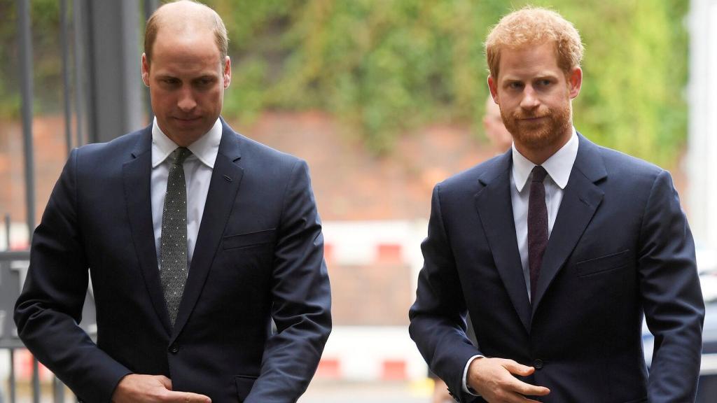 Los príncipes William y Harry de Inglaterra en una imagen de archivo.