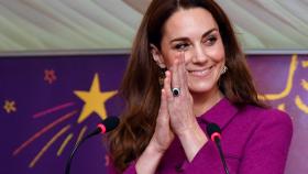 Kate Middleton durante su último acto solidario en un hospital infantil.