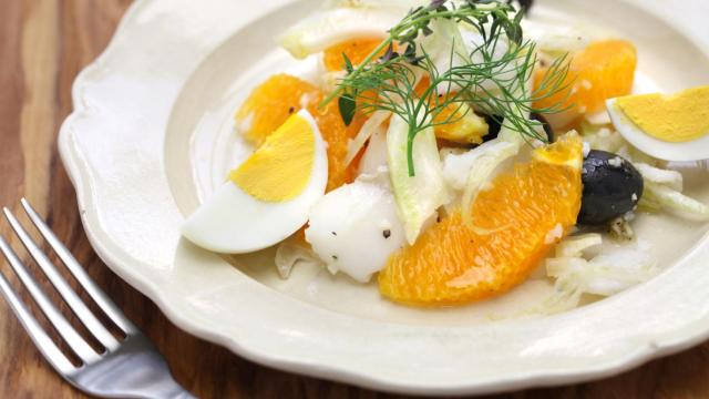 Ensalada de bacalao con naranja, receta original para Navidad