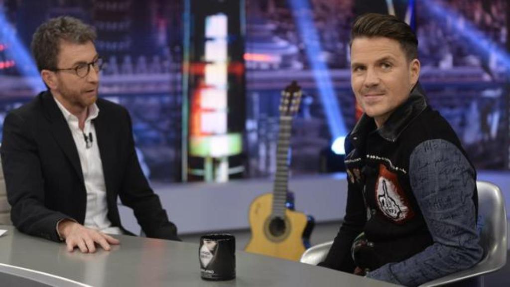 Pablo Motos junto a Dani Martín, este jueves en 'El Hormiguero'.