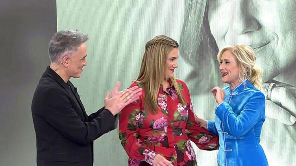 Cristina Cifuentes visitaba 'Sálvame' este jueves para sorprender a Carlota Corredera.