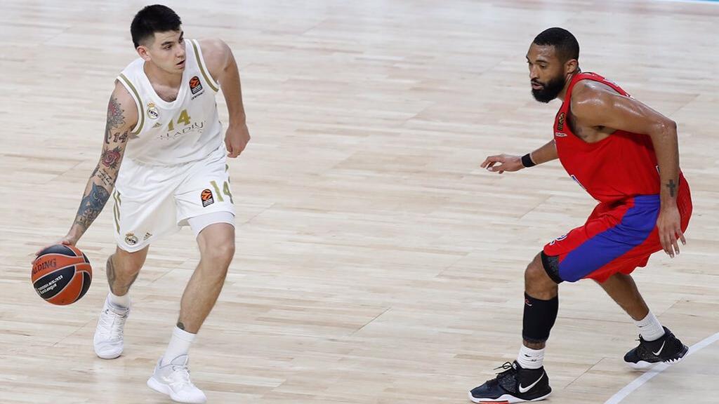 Deck y Hilliard, durante el partido entre Real Madrid y CSKA en Euroliga