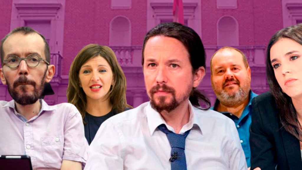 Juantxo López Uralde, Pablo Echenique, Yolanda Díaz, Pablo Iglesias, Joan Mena, Irene Montero y Rafa Mayoral, ante la Moncloa.