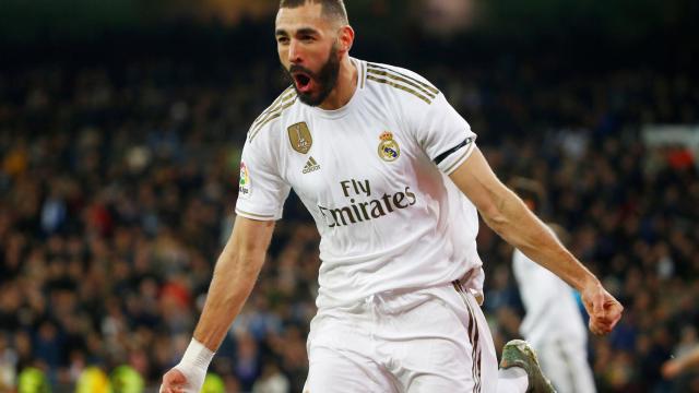 Karim Benzema celebra su gol a la Real Sociedad