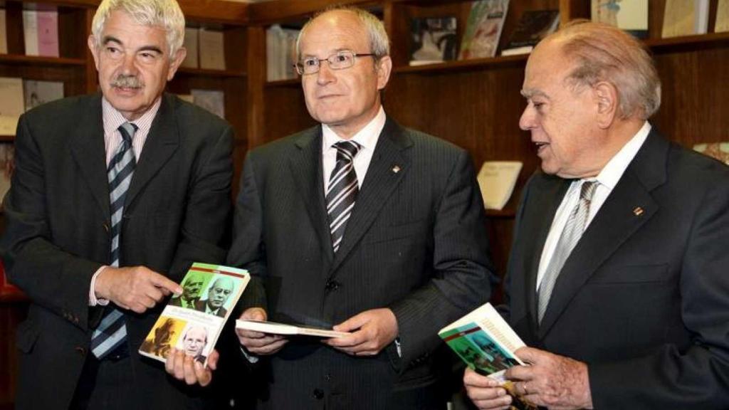 Pasqual Maragall y José Montilla, junto a Jordi Pujol.