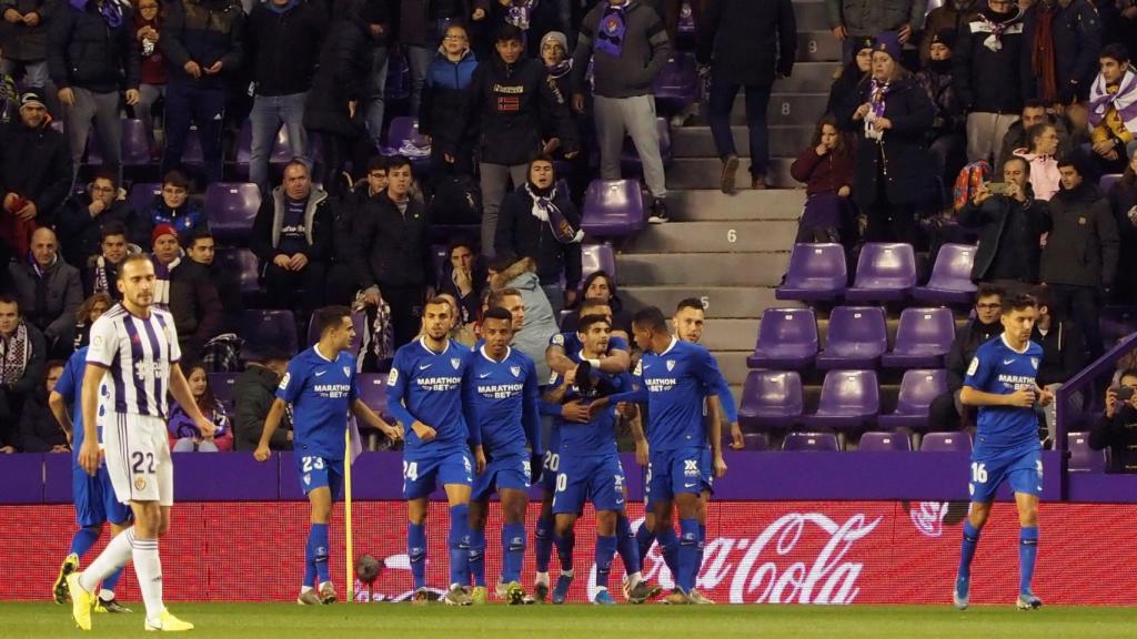 Los jugadores del Sevilla celebran el gol ante el Valladolid