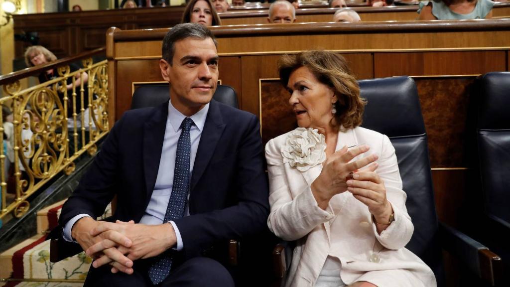 Pedro Sánchez y Carmen Calvo en el Congreso de los Diputados