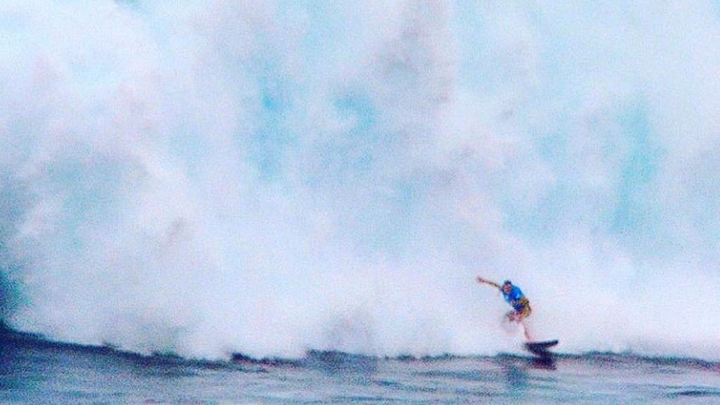 Justine Dupont, surfista francesa