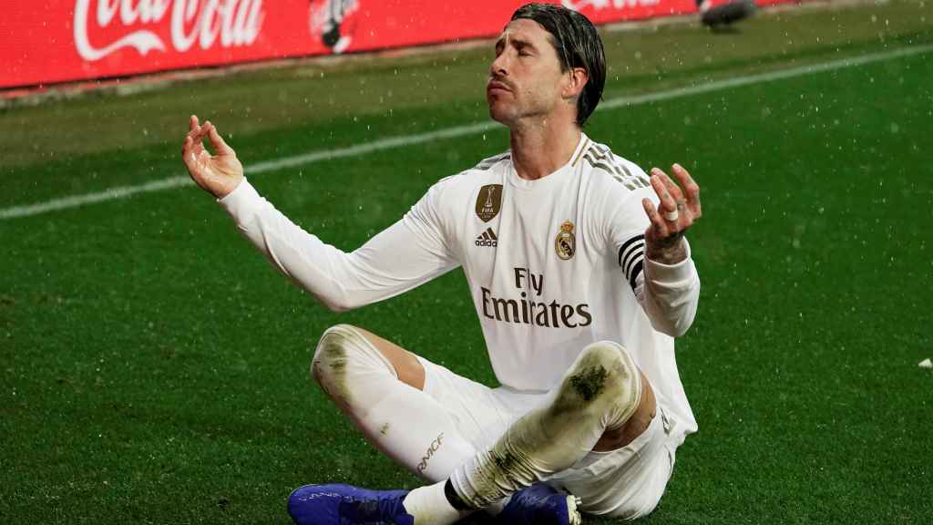 Sergio Ramos celebra su gol al Alavés