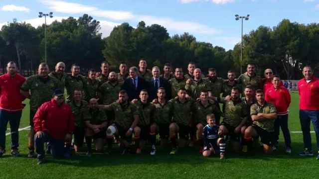Los representantes del Ejército español en el equipo de rugby que se ha enfrentado a la Gendarmería francesa.