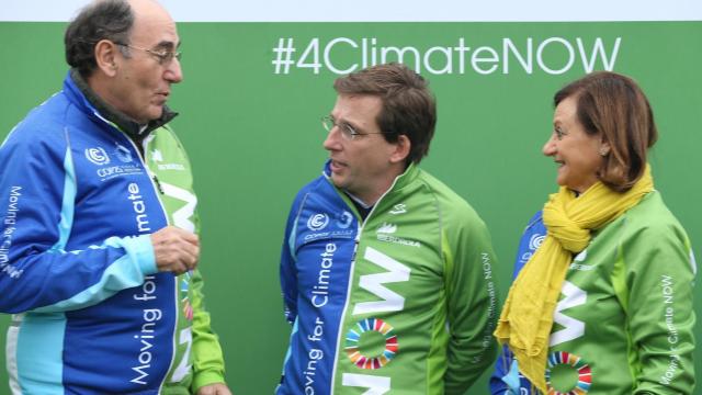 Ignacio Galán, presidente de Iberdrola, junto al alcalde de Madrid, José Luis Martínez Almeida y la alta comisionada para para la Agenda 2030, Cristina Gallach