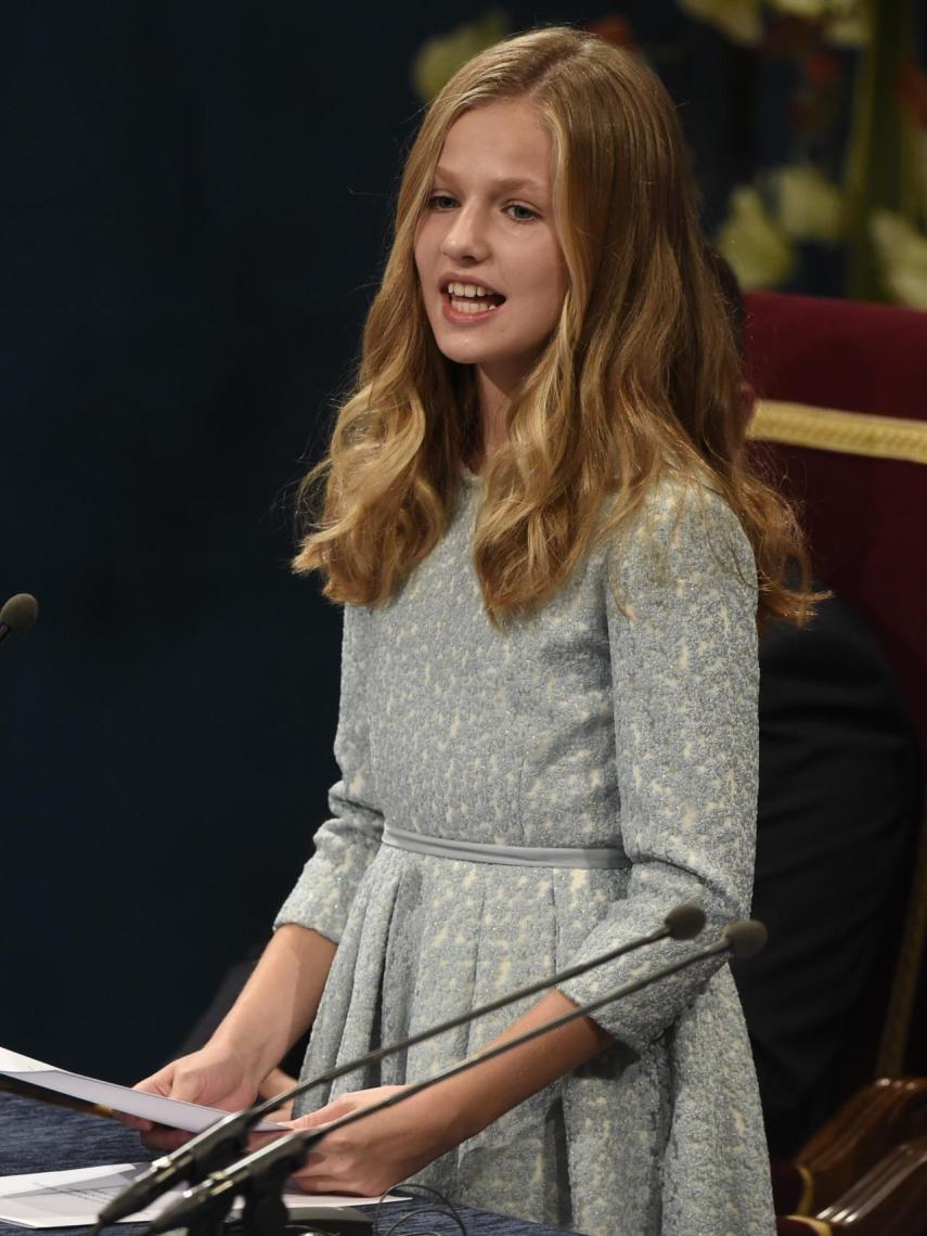 La princesa Leonor pronunciando su primer discurso en los premios Princesa de Asturias.