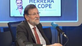 Rajoy no se atreve a hablar de abstención y pide  a