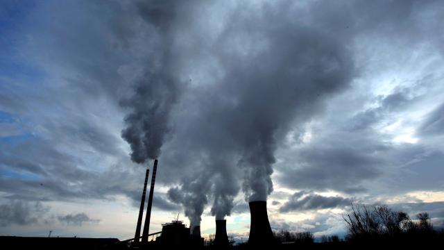 Vista de la planta térmica de carbón en Bitola, Macedonia, el 15 de diciembre de 2009.