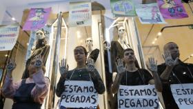 Decenas de activistas asaltan la tienda de Zara en la Gran Vía de Madrid