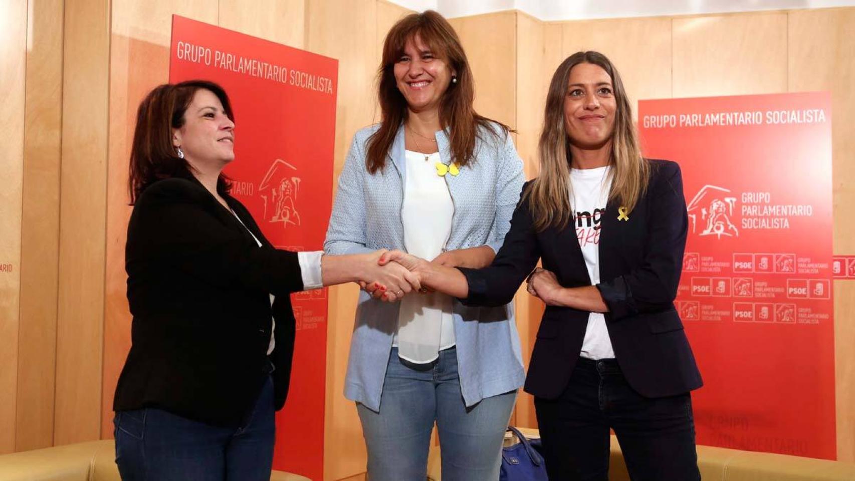 Adriana Lastra junto a Laura Borràs y Míriam Nogueras el pasado mes de junio.