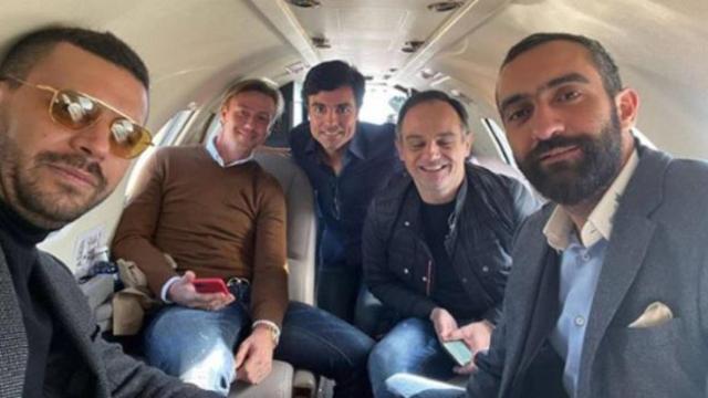 Guti junto a los directivos del Almería en un jet privado