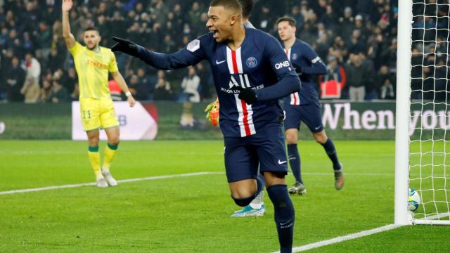 Kylian Mbappé celebra un gol con el PSG en la Ligue-1