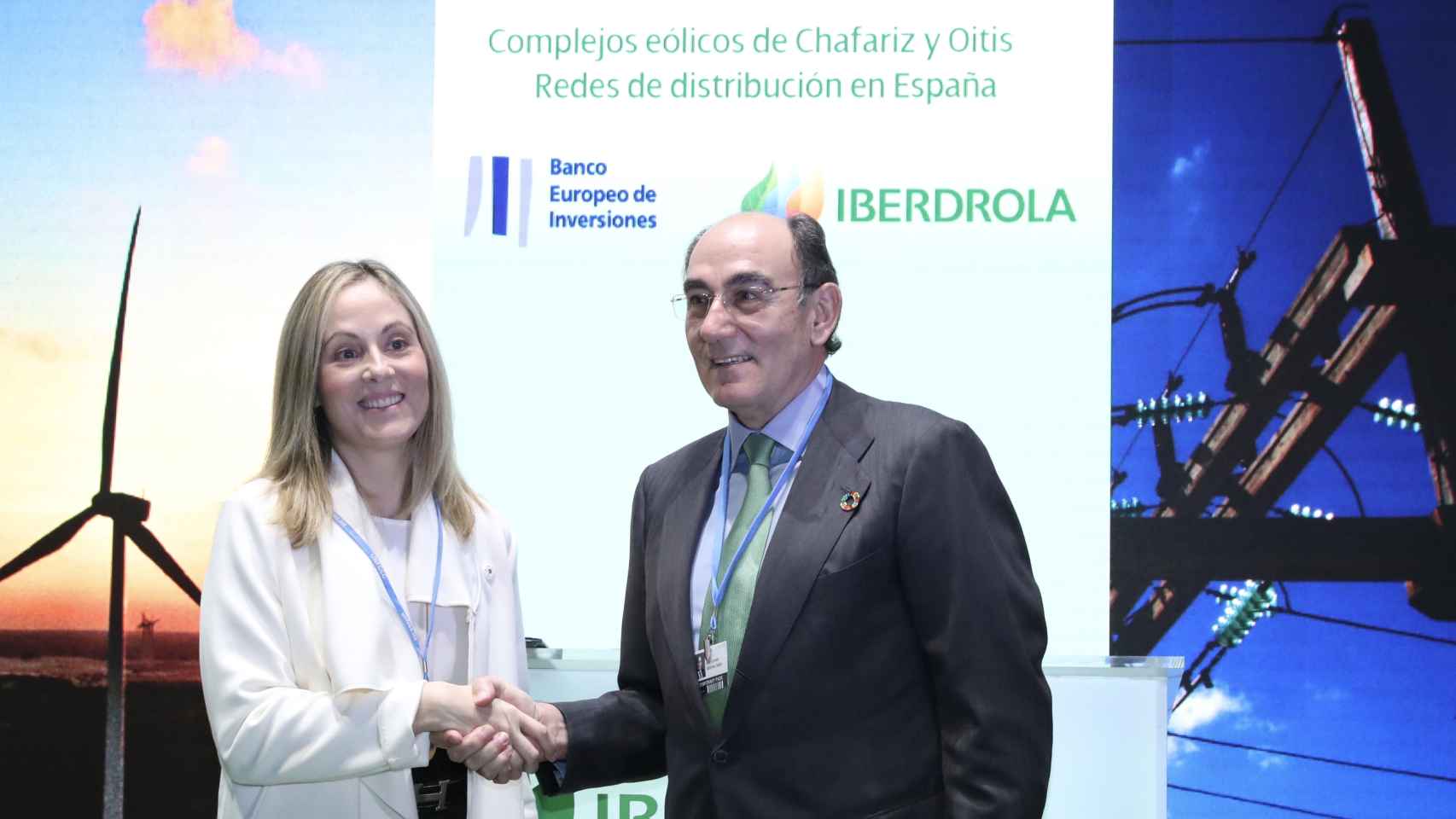 El presidente de Iberdrola, Ignacio Galán, y la vicepresidenta del BEI, Emma Navarro.